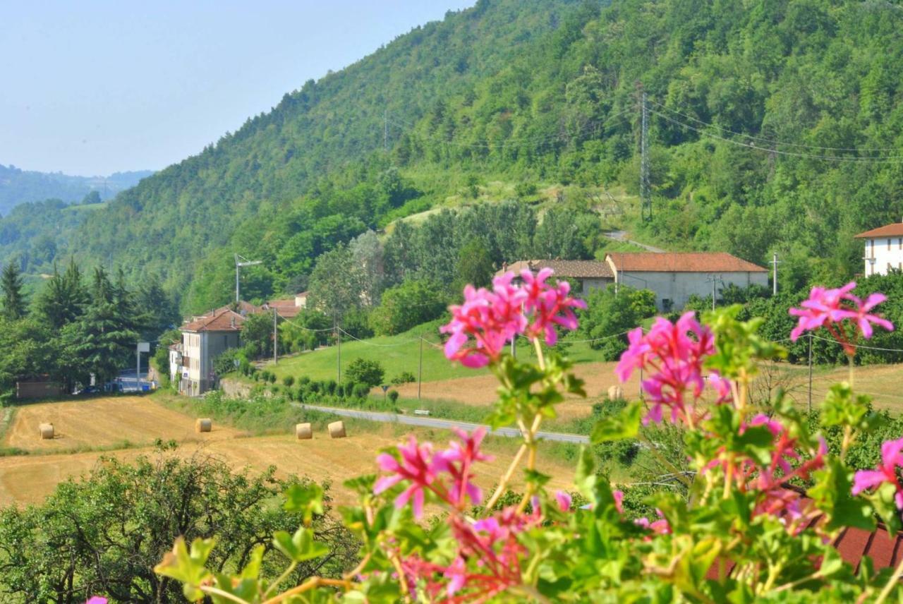 B&B Le Coccinelle Torre Bormida Bagian luar foto
