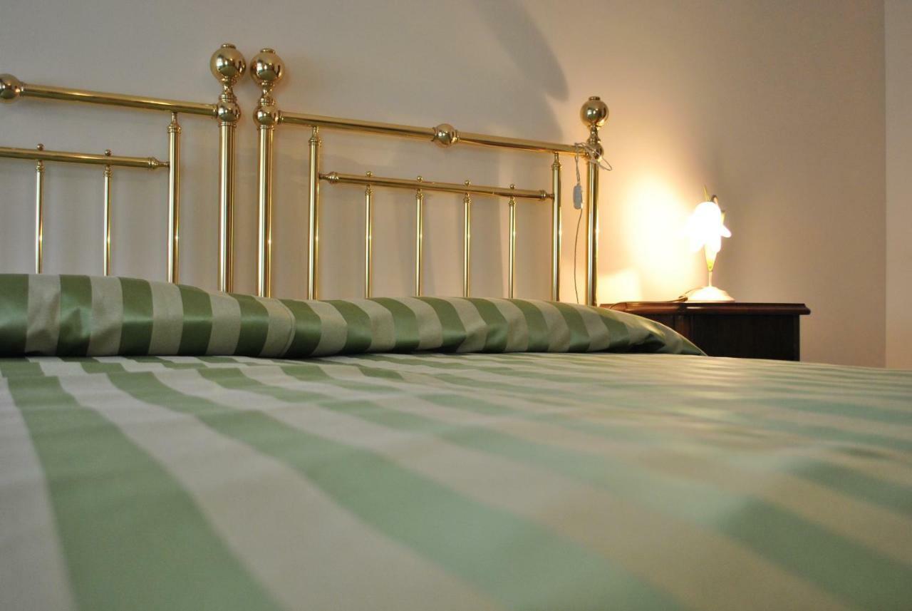 B&B Le Coccinelle Torre Bormida Bagian luar foto