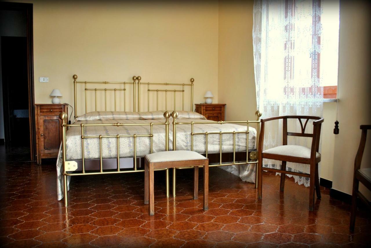 B&B Le Coccinelle Torre Bormida Bagian luar foto