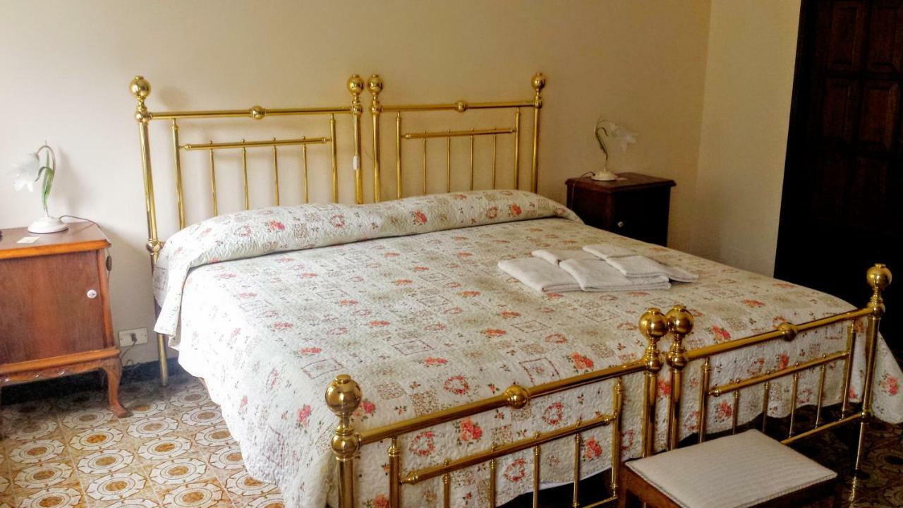 B&B Le Coccinelle Torre Bormida Bagian luar foto